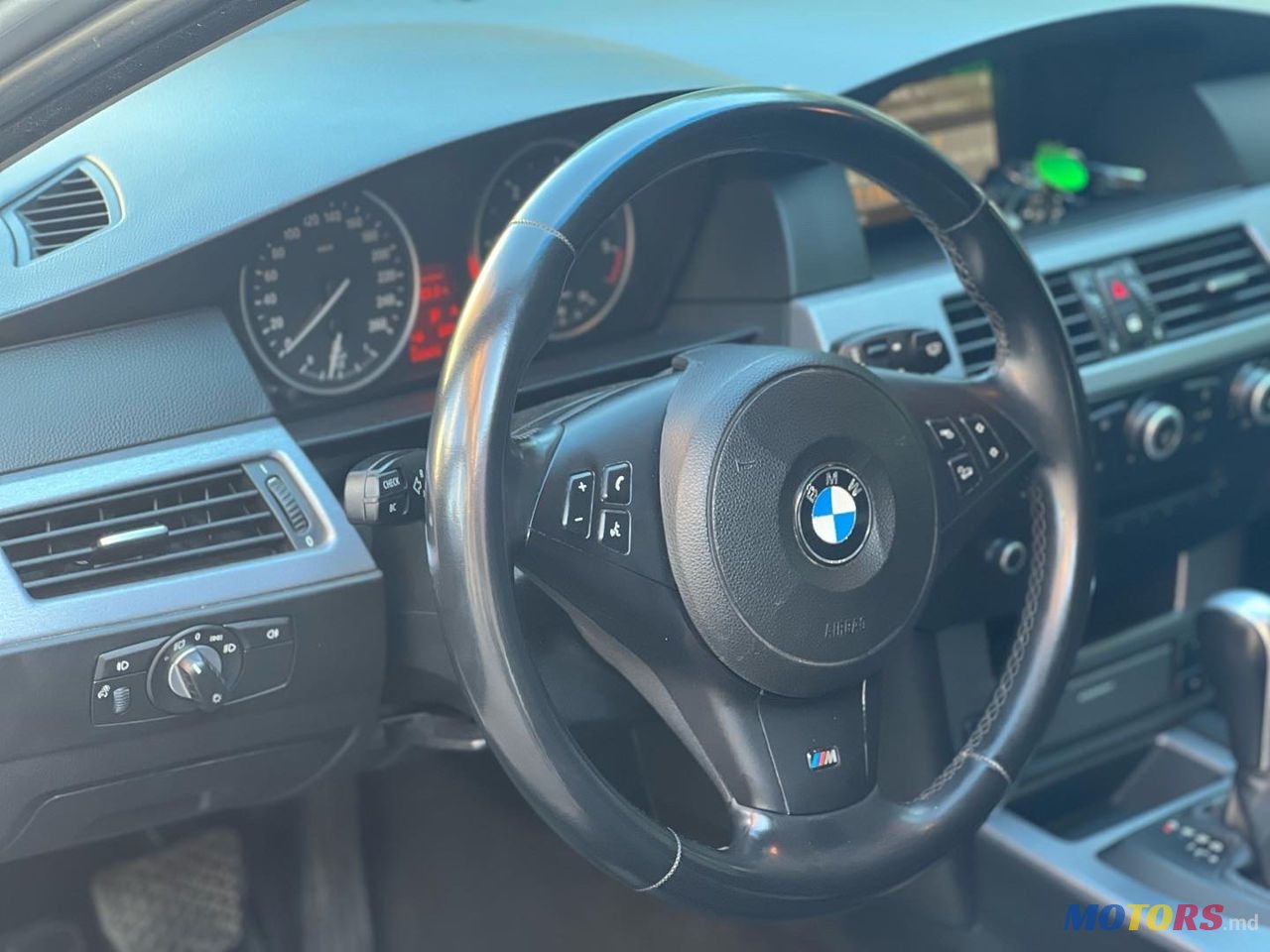 2008' BMW 5 Series photo #5