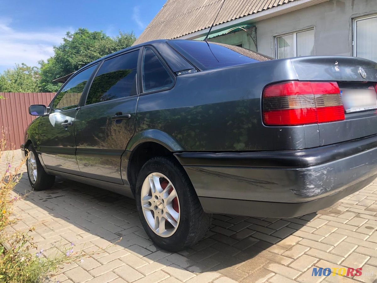 1993' Volkswagen Passat photo #3