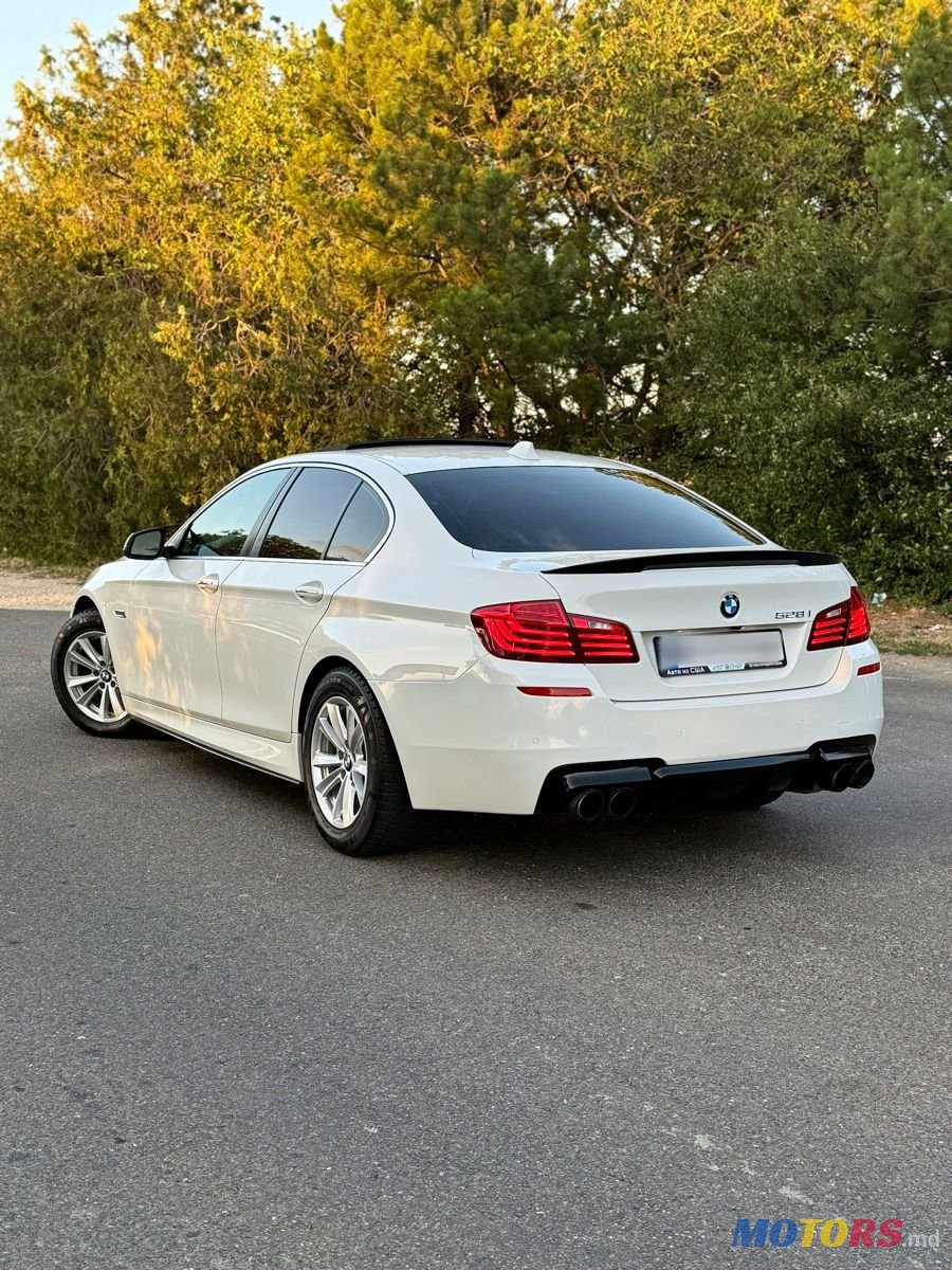 2014' BMW 5 Series photo #4