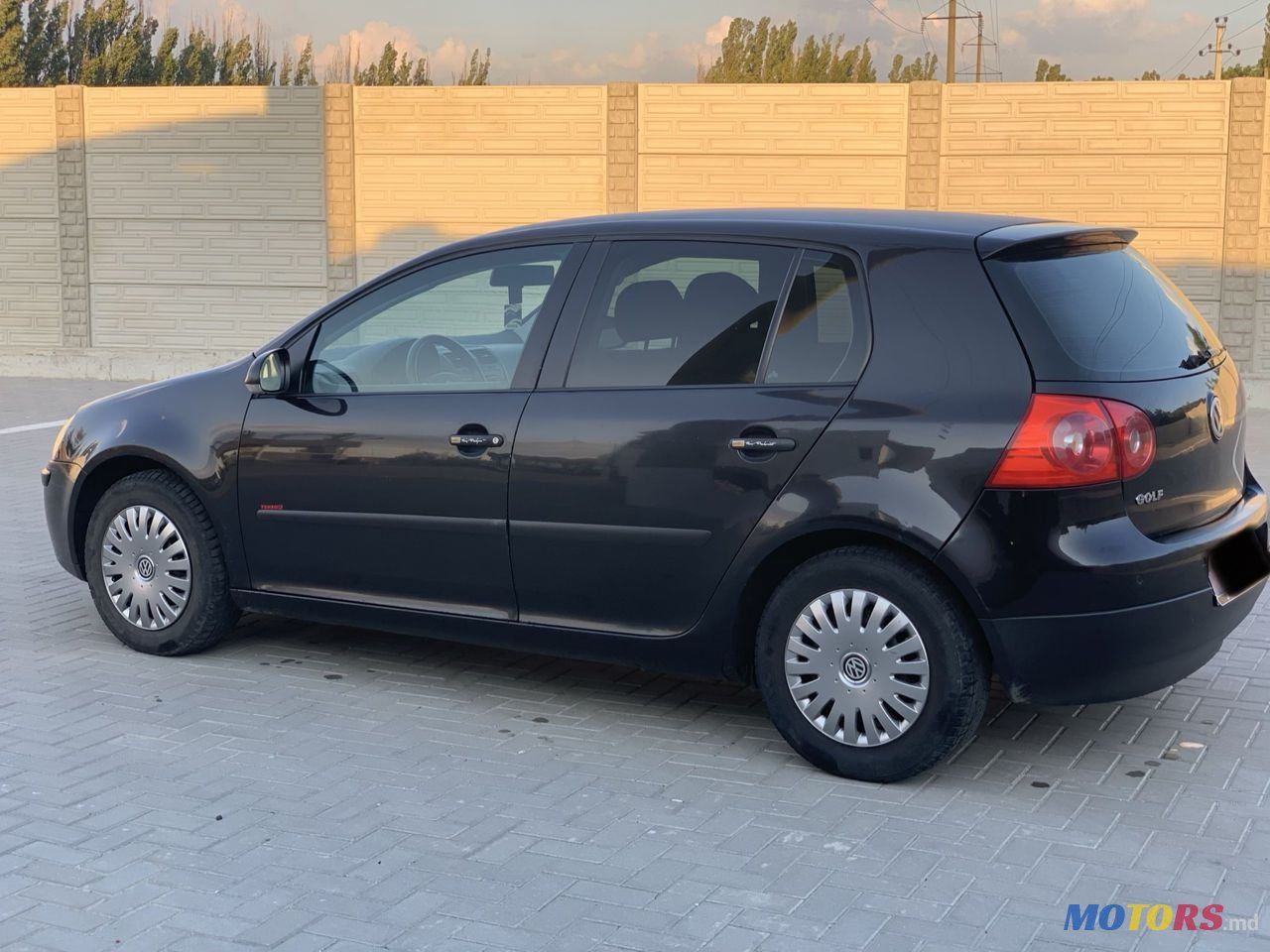 2005' Volkswagen Golf photo #5