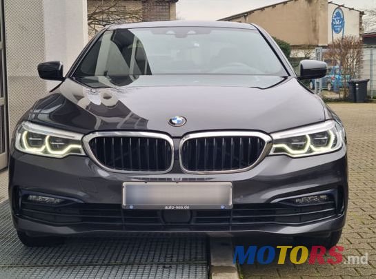 2019' BMW 5 Series photo #1