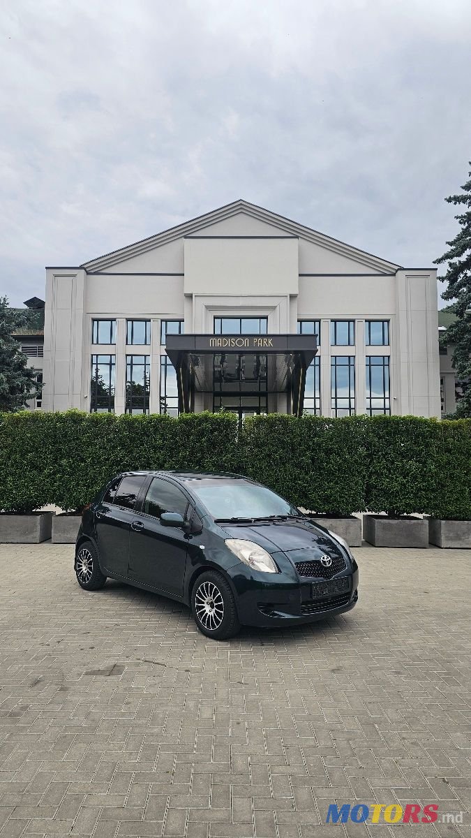 2007' Toyota Yaris photo #2