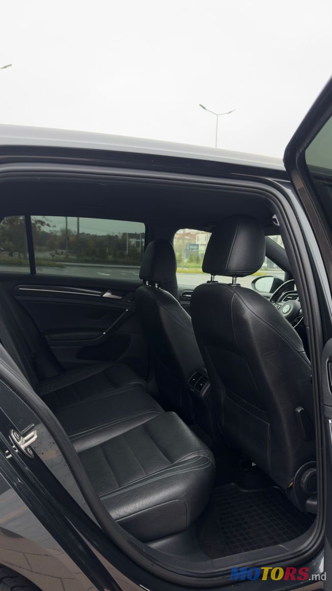 2015' Volkswagen Golf photo #5