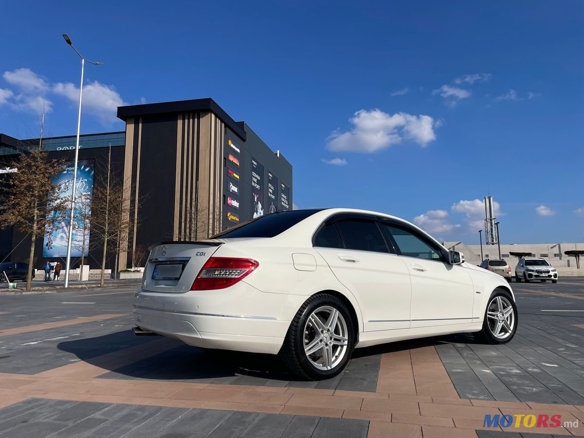 2010' Mercedes-Benz C-Class photo #3