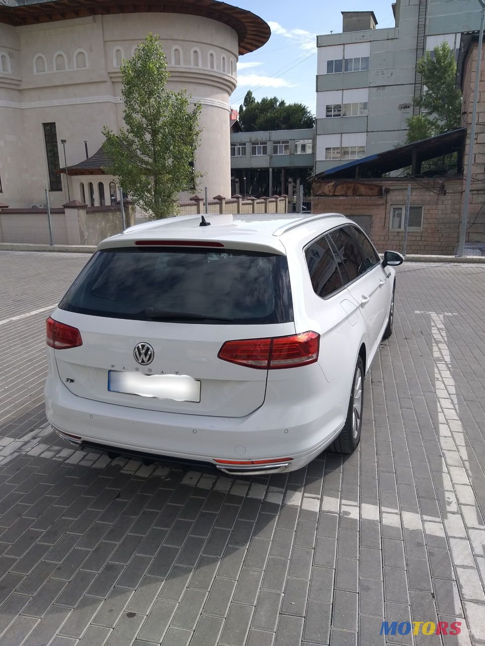 2015' Volkswagen Passat photo #2