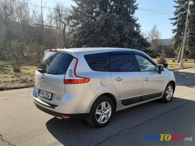 2012' Renault Grand Scenic photo #4