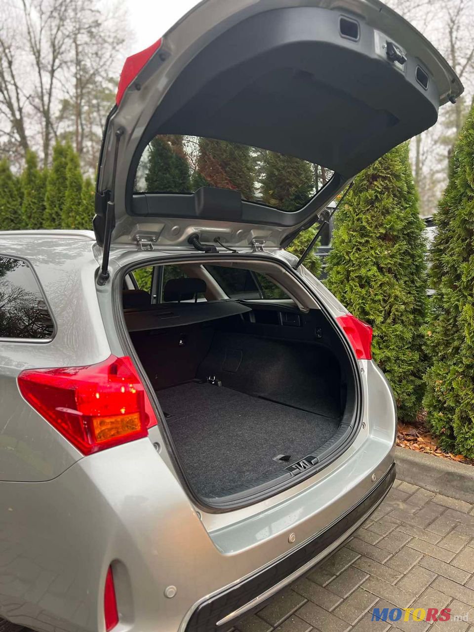 2014' Toyota Auris photo #2