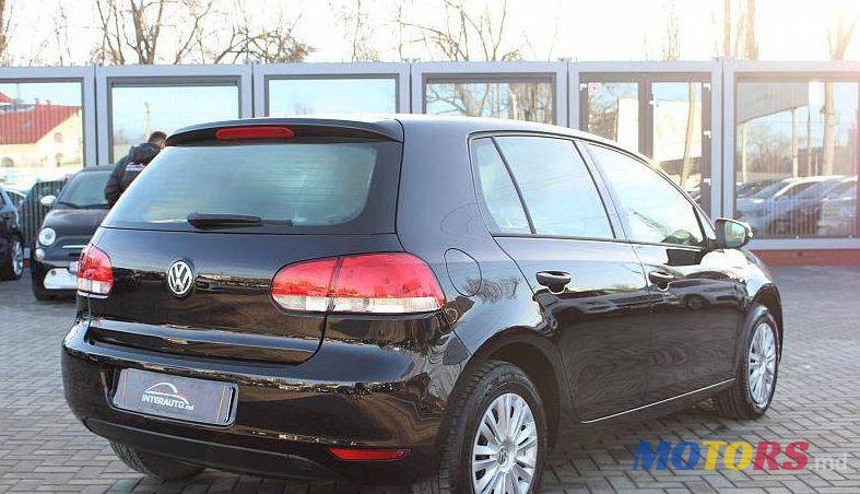 2011' Volkswagen Golf photo #1