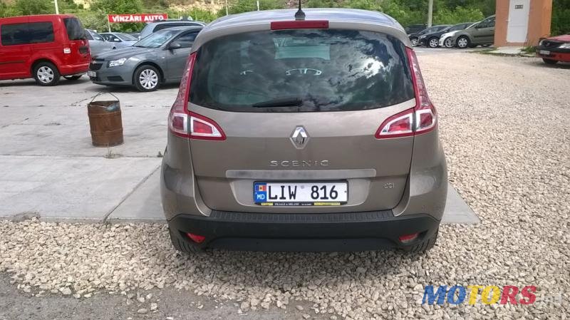 2011' Renault Scenic photo #3