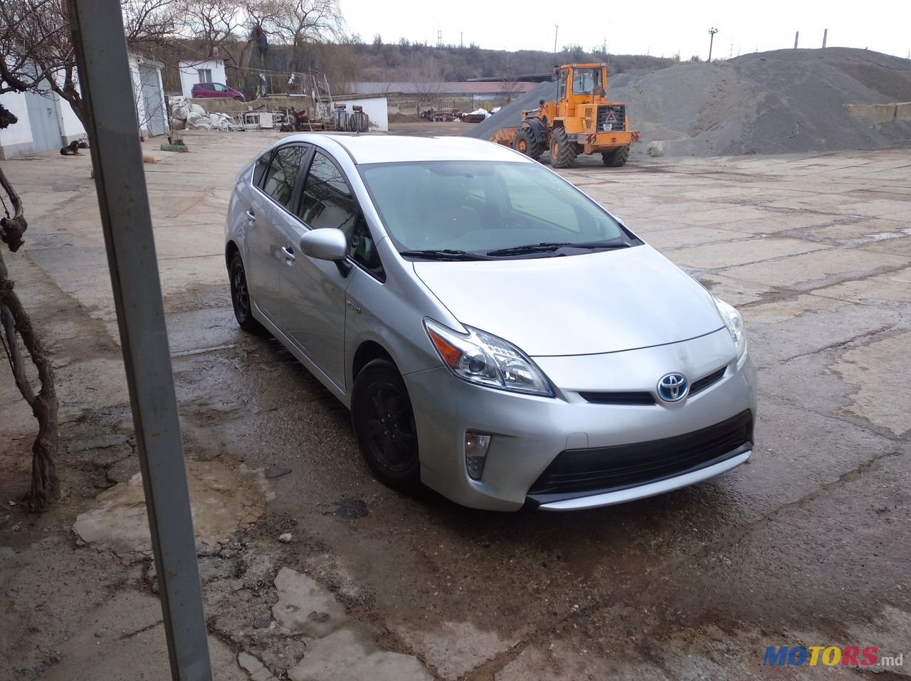 2013' Toyota Prius Plus photo #2
