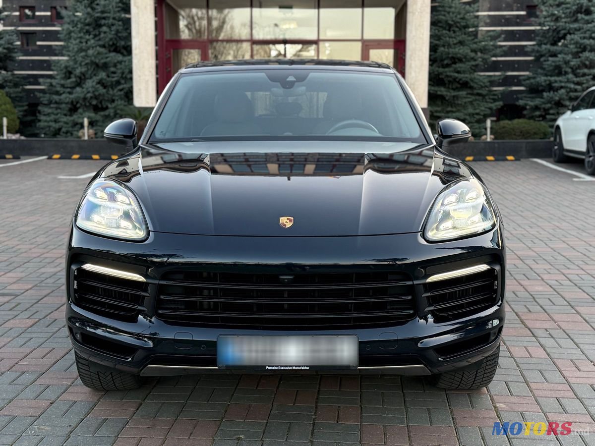 2019' Porsche Cayenne photo #2