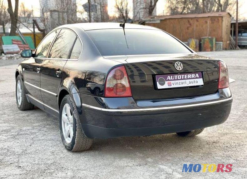 2002' Volkswagen Passat photo #1