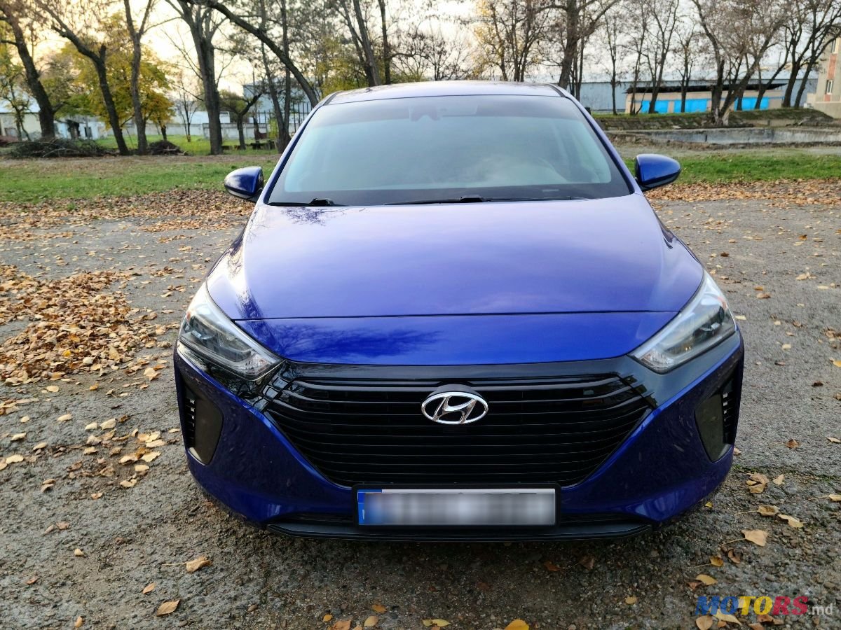 2019' Hyundai Ioniq photo #2