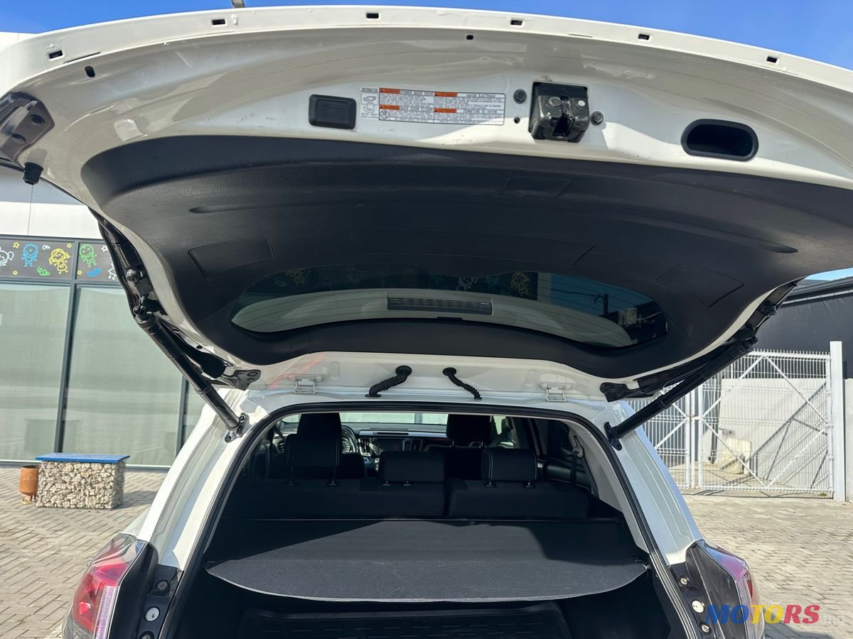 2017' Toyota RAV4 photo #4