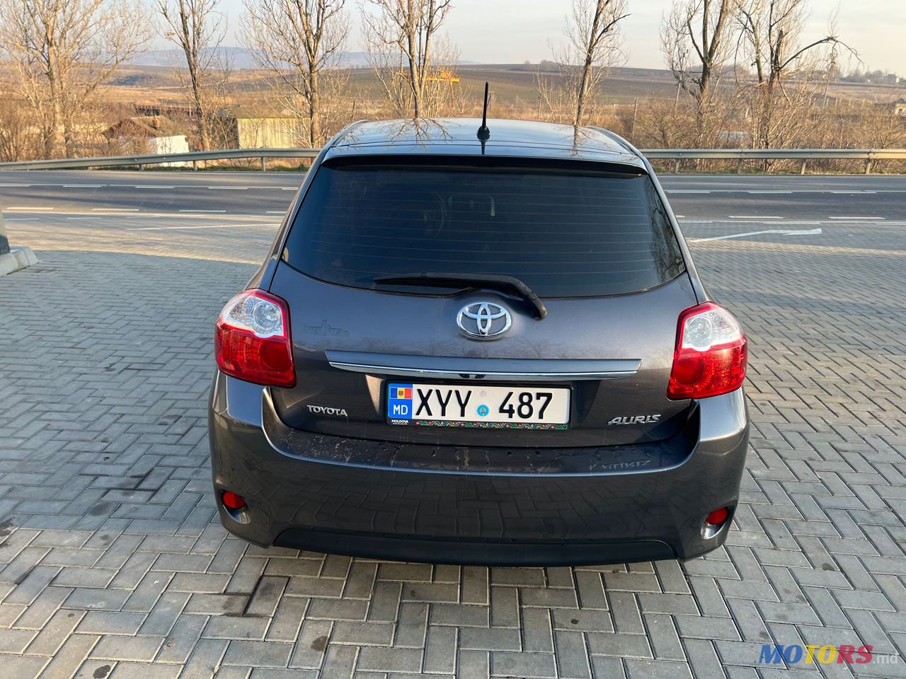 2010' Toyota Auris photo #1