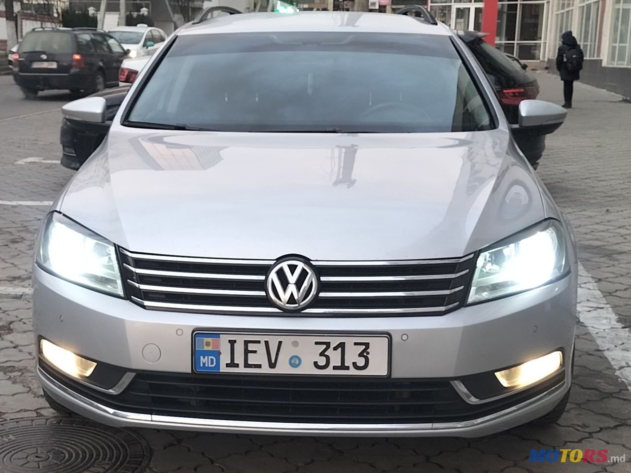 2011' Volkswagen Passat photo #1