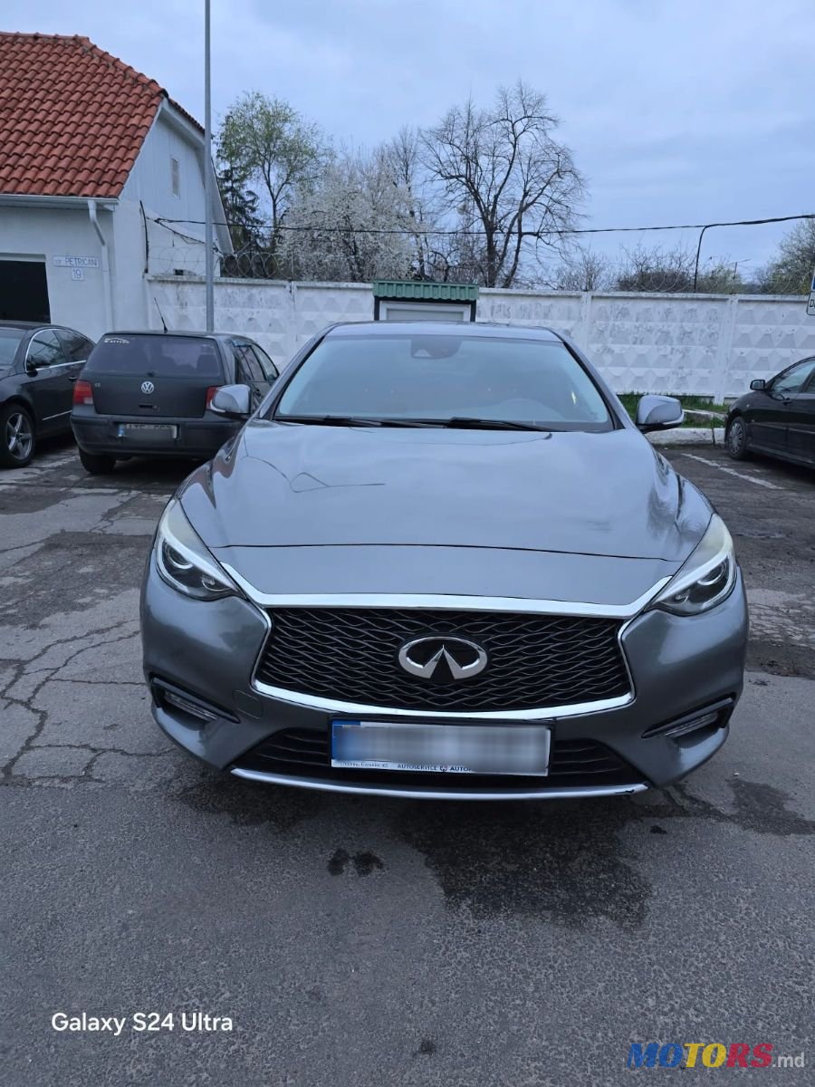 2016' Infiniti QX30 photo #1