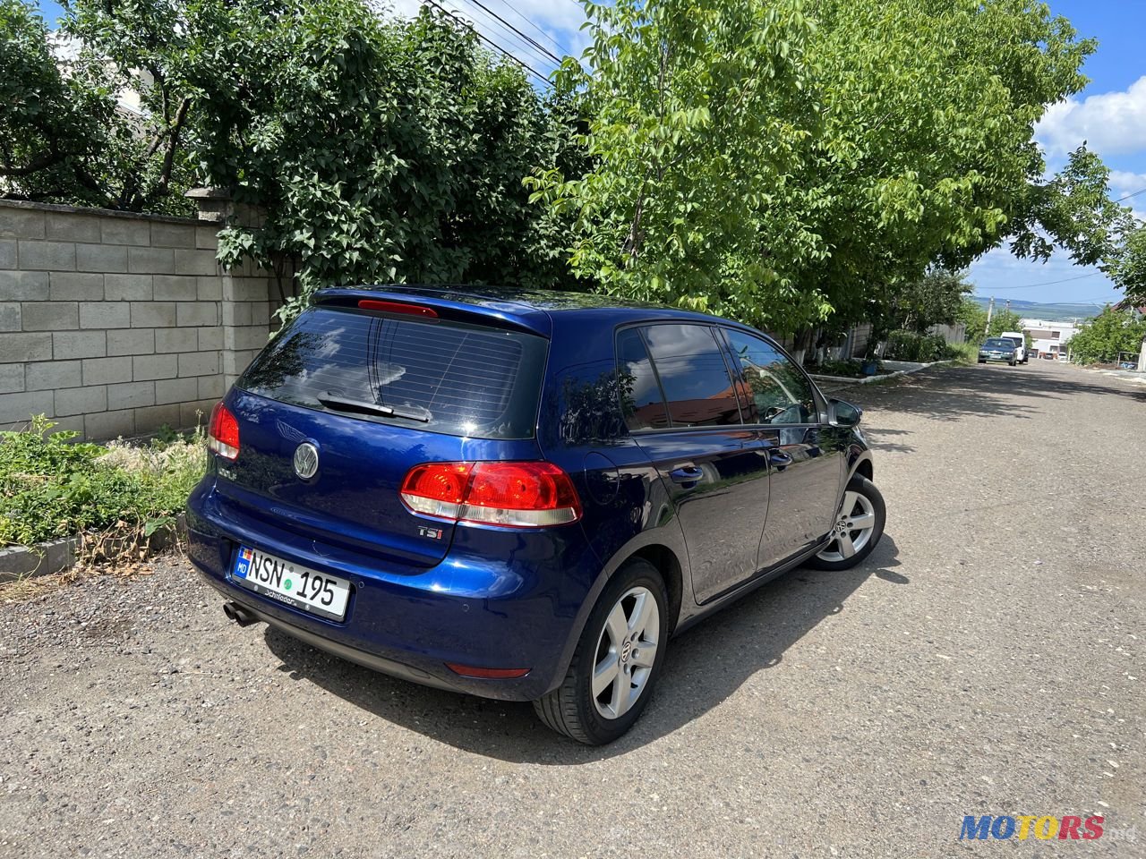 2010' Volkswagen Golf photo #5
