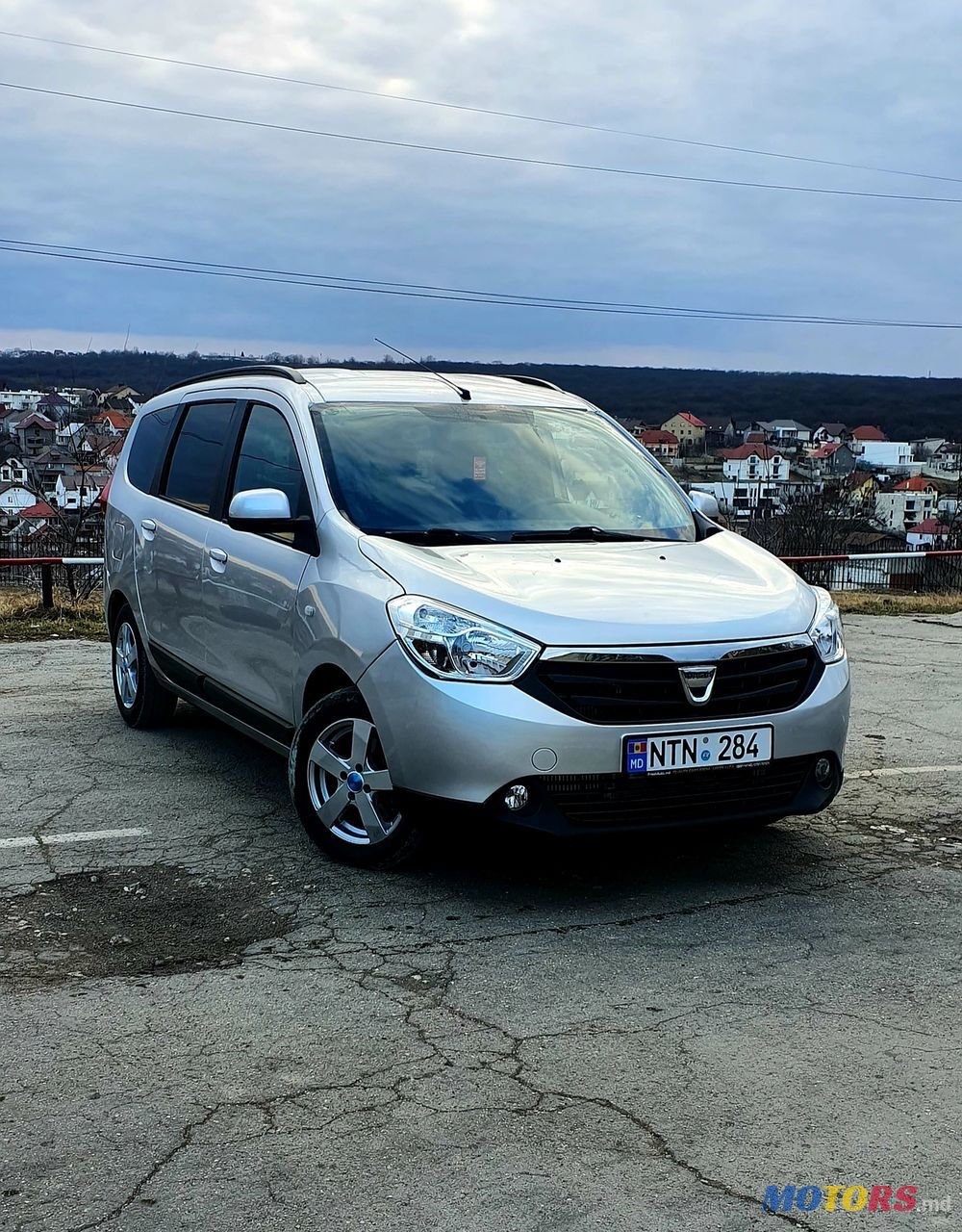 2013' Dacia Lodgy photo #1