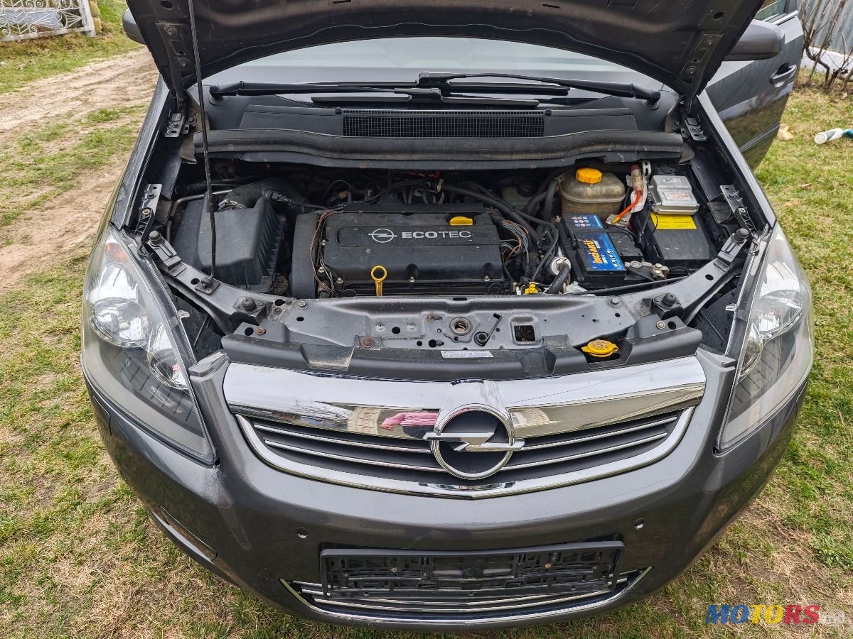 2009' Opel Zafira photo #5