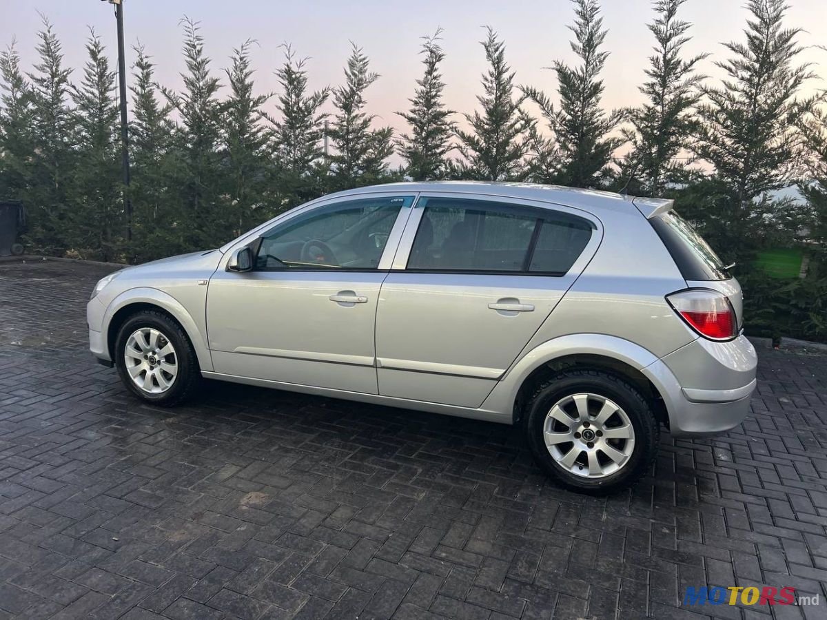 2006' Opel Astra photo #2