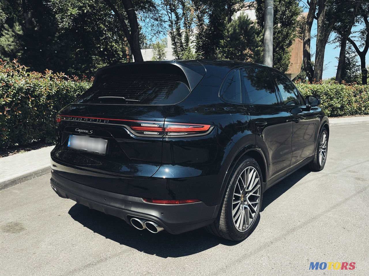 2018' Porsche Cayenne photo #3