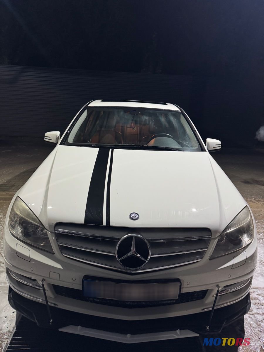 2010' Mercedes-Benz C-Class photo #2