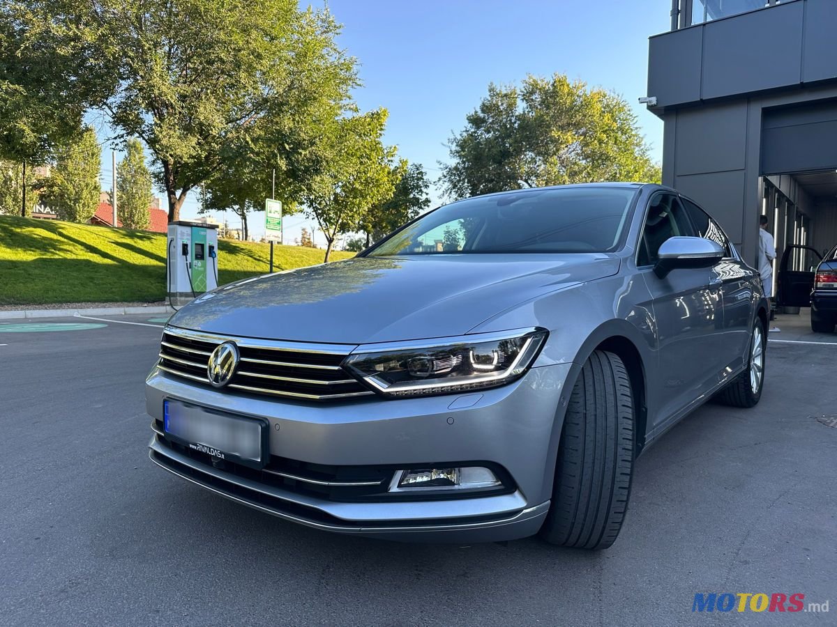 2017' Volkswagen Passat photo #1