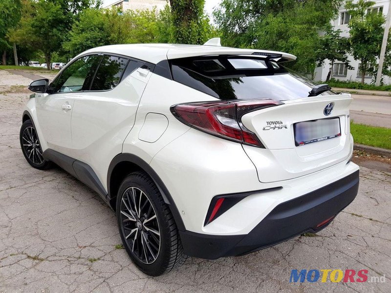 2018' Toyota C-HR photo #2