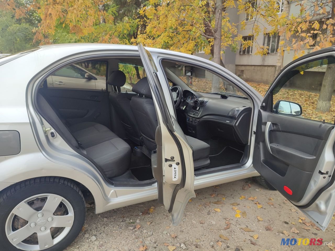 2011' Chevrolet Aveo photo #3