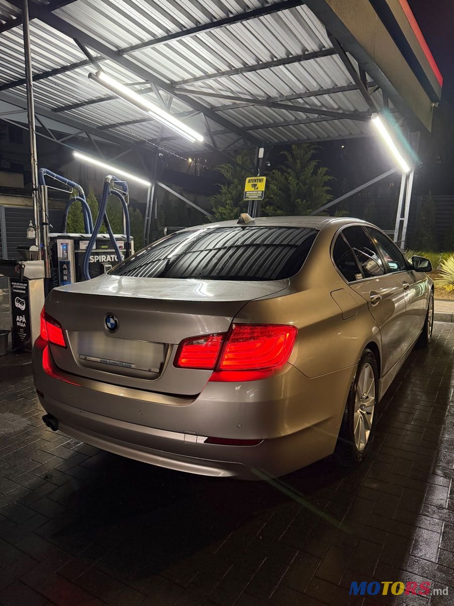 2011' BMW 5 Series photo #4