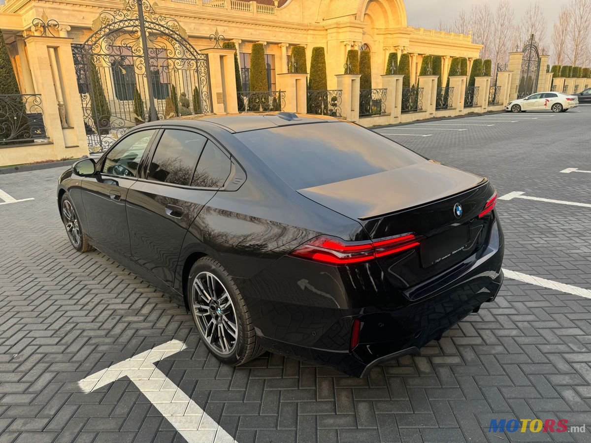 2024' BMW 5 Series photo #4