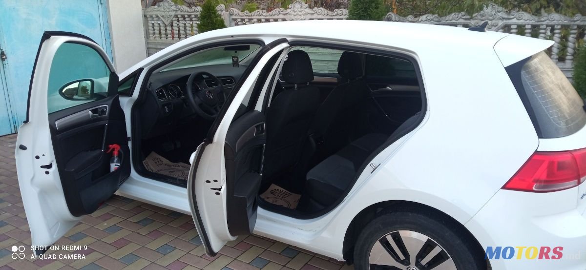 2016' Volkswagen Golf photo #4