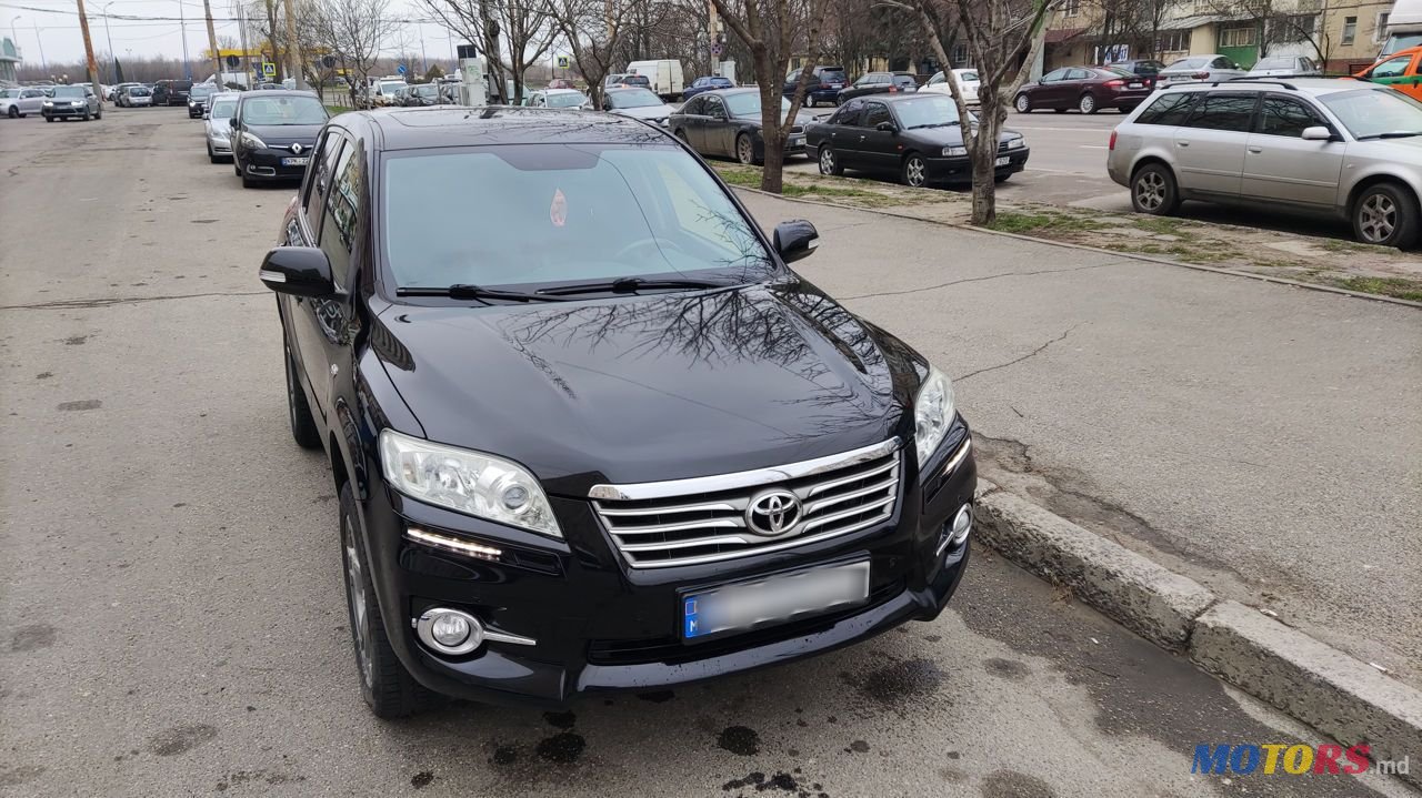 2011' Toyota RAV4 photo #3