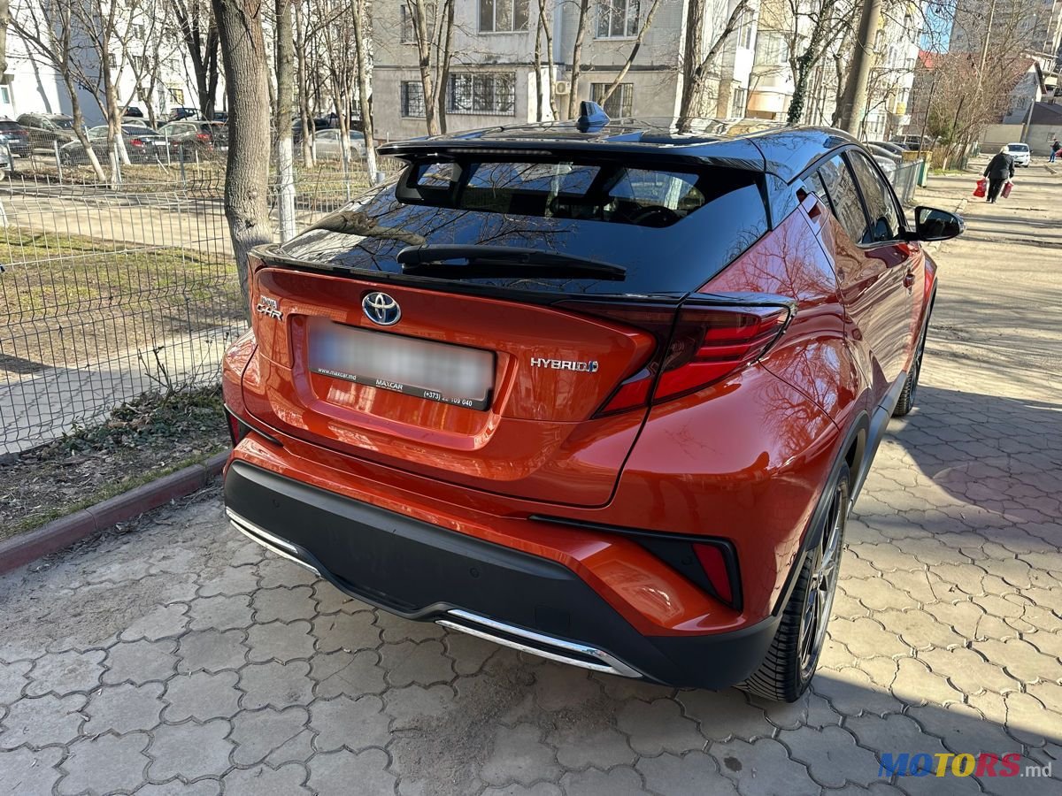 2020' Toyota C-HR photo #5