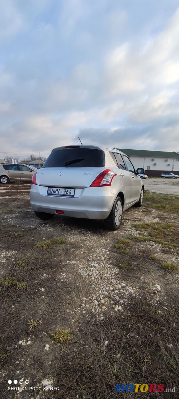 2012' Suzuki Swift photo #3