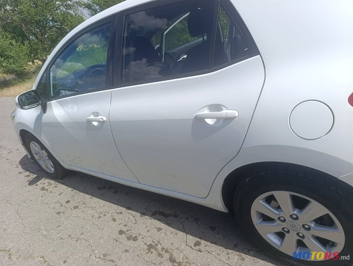 2010' Toyota Auris photo #5