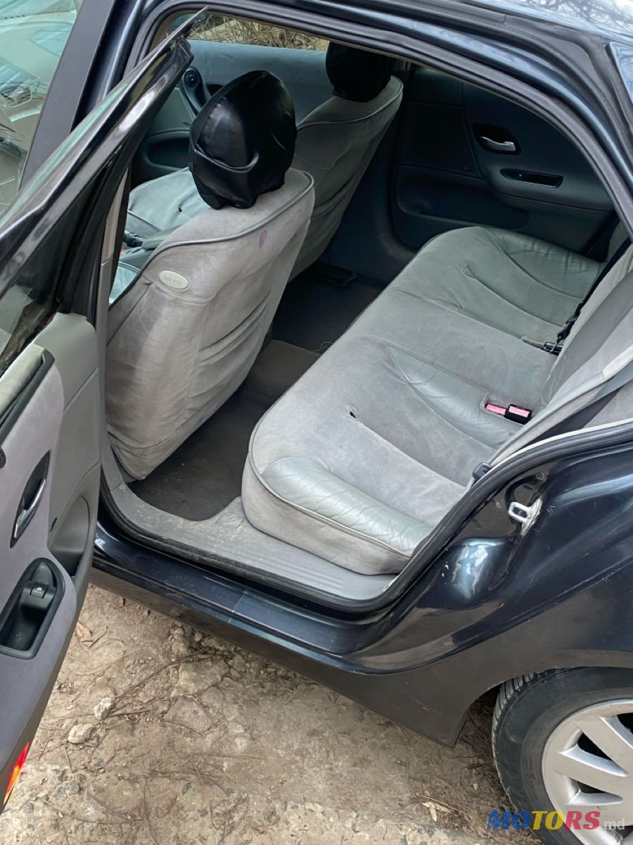 2002' Renault Laguna photo #5