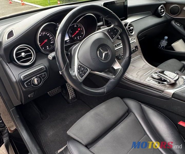 2016' Mercedes-Benz GLC photo #3