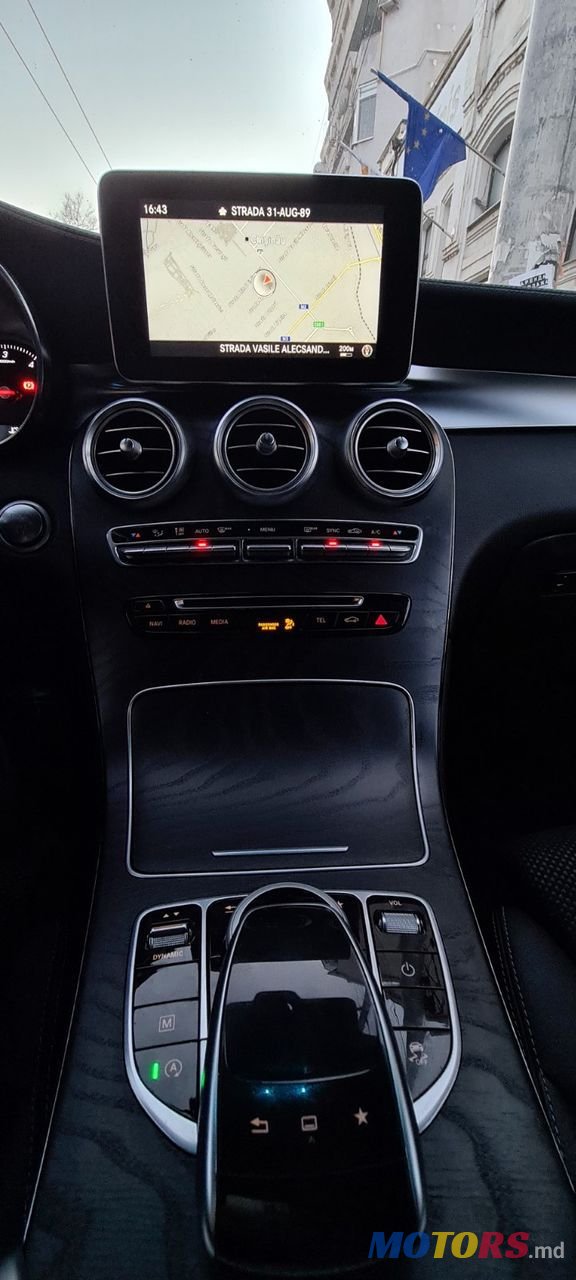 2016' Mercedes-Benz Glc photo #3