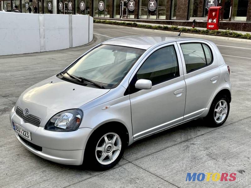 2004' Toyota Yaris photo #5