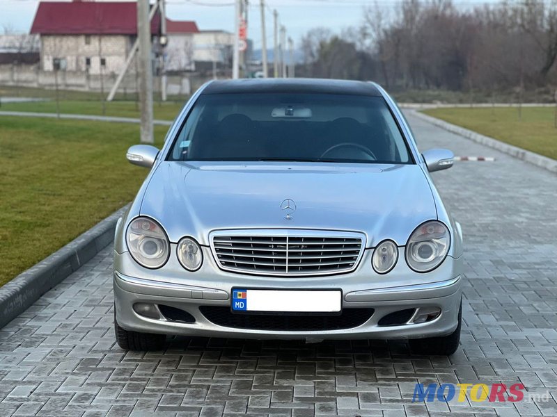 2003' Mercedes-Benz E Класс photo #3