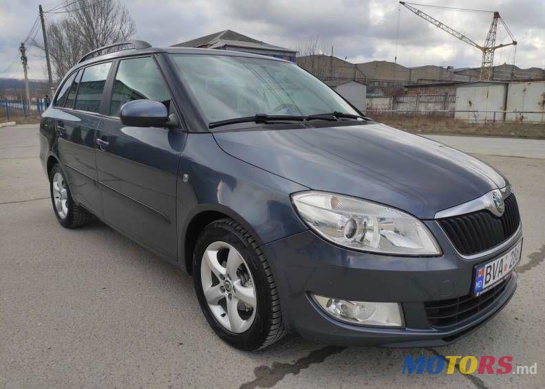 2011' Skoda Fabia photo #3
