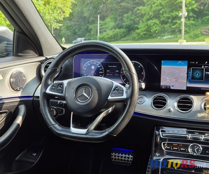 2016' Mercedes-Benz E-Class photo #6