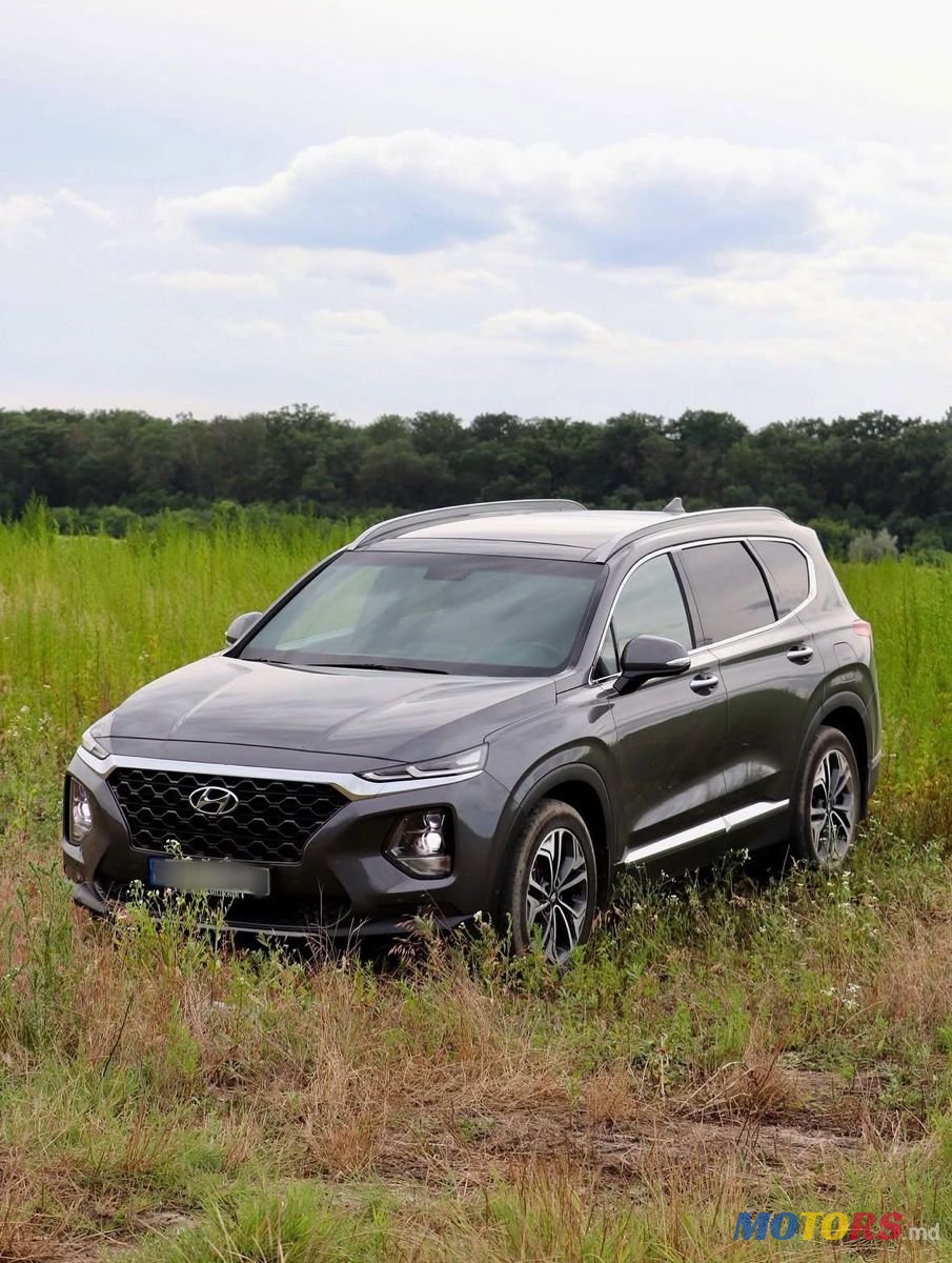 2018' Hyundai Santa Fe photo #1