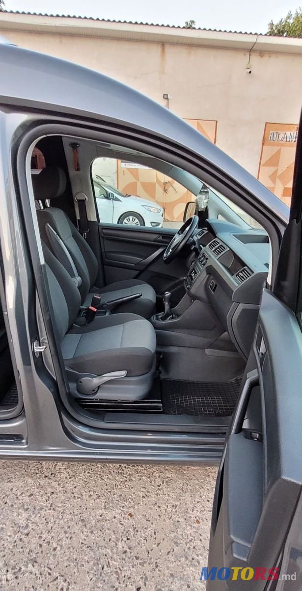 2016' Volkswagen Caddy photo #6