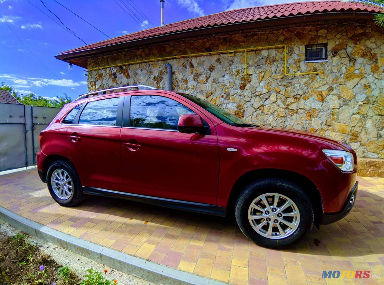 2011' Mitsubishi ASX photo #4