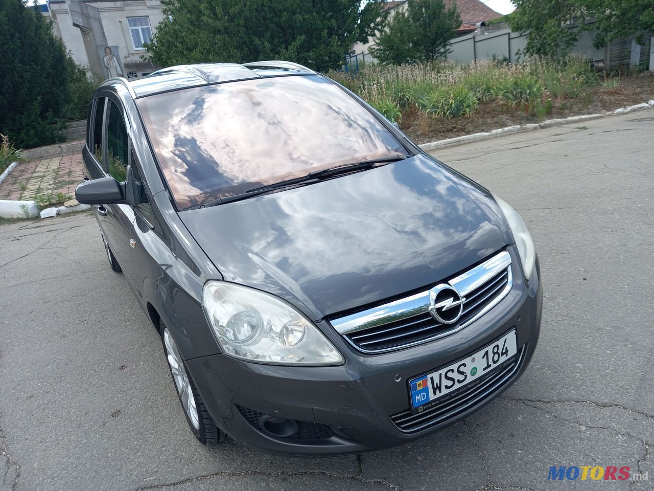 2009' Opel Zafira photo #4