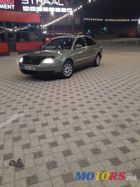 2002' Volkswagen Passat photo #1