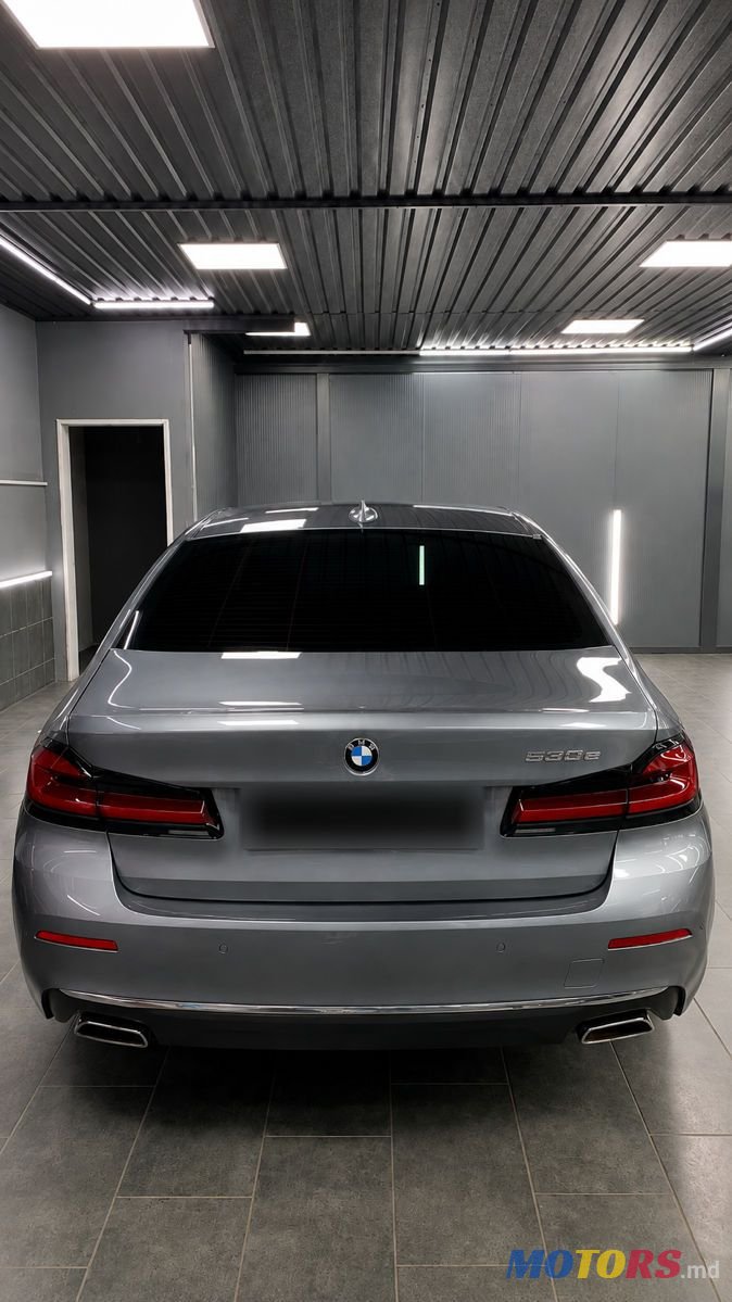 2020' BMW 5 Series photo #2